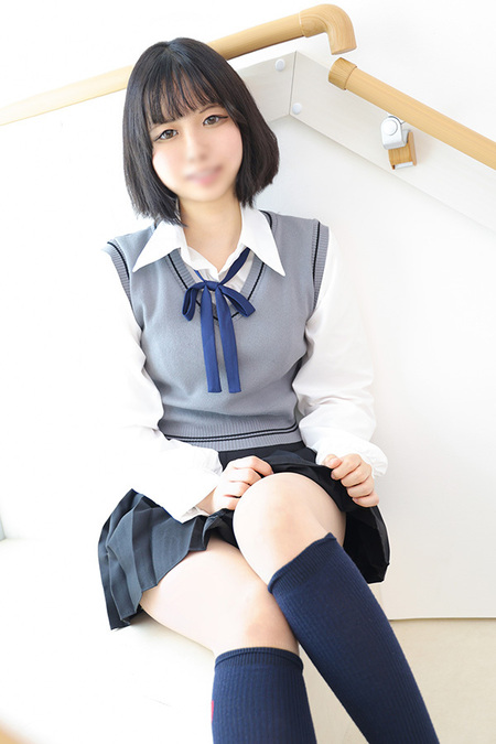 完全業界未経験！純粋無垢な癒し系スレンダー美少女♪