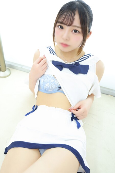 初々しさ満点少女