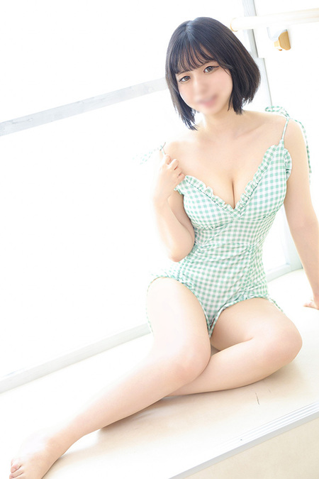 完全業界未経験！純粋無垢な癒し系スレンダー美少女♪