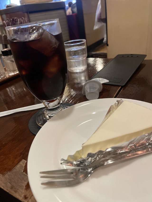 コーヒーとレアチーズケーキ