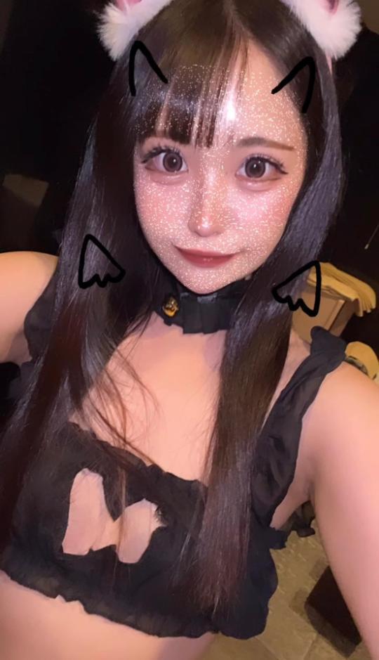 お菓子あげてもイタズラしていい〜？🎃