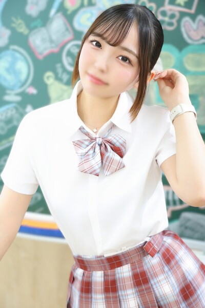 エデン もも初々しさ満点少女