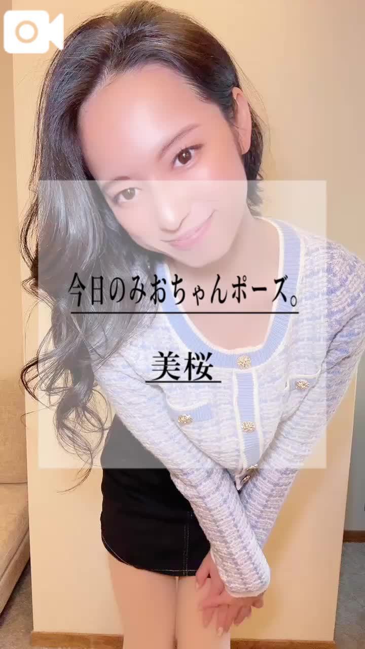 🚨即ハメ？！お部屋に入った瞬間…後ろからズボズボと…///