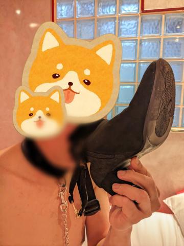 女子の蒸れたブーツを…?