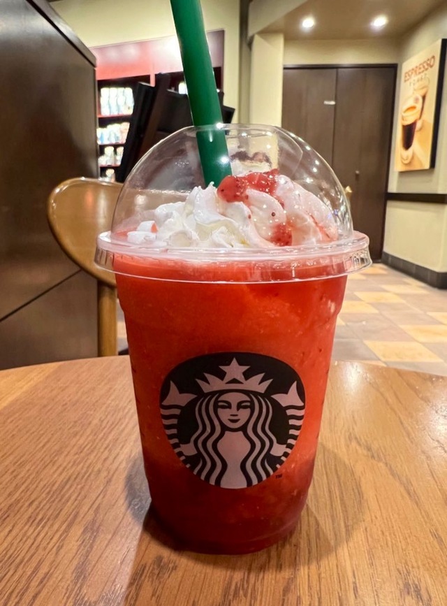 🍓スタバのイチゴ🍓