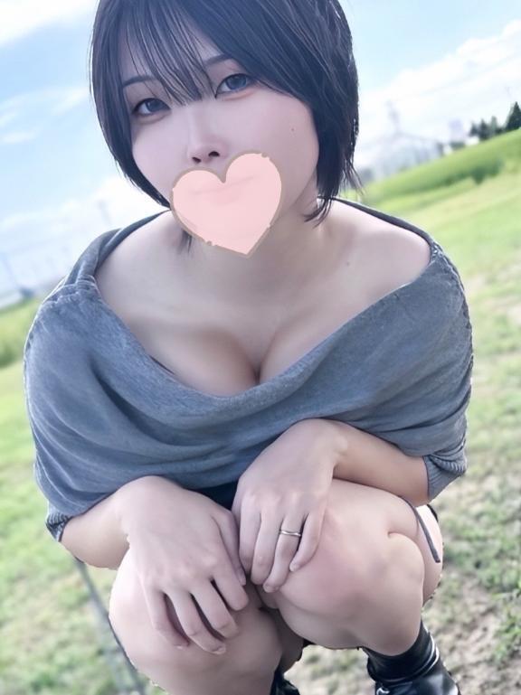 【新人】加速する背徳エロス♡色気づく最年少18才Fカップ美少女『メロ』ちゃん　遅番で17時より出勤致します！