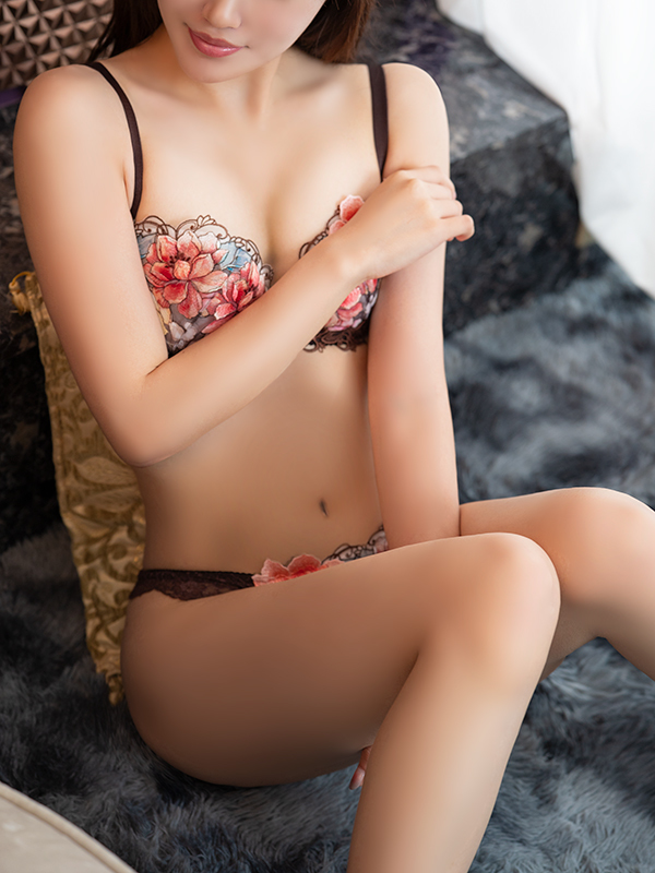 下山まい(22)