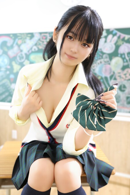 衝撃！Hカップの萌え〇リ美少女♡