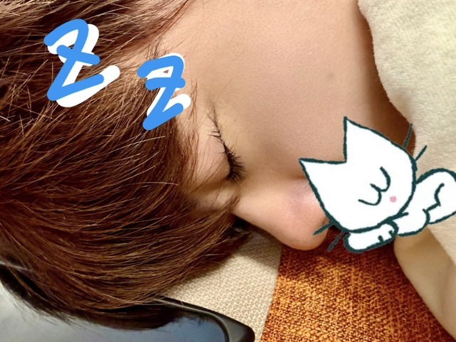 なんか寝顔をかいくんに盗撮されてました📷💭 ̖́-