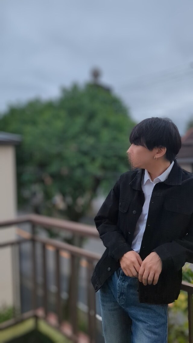遠くを見てる顔😂