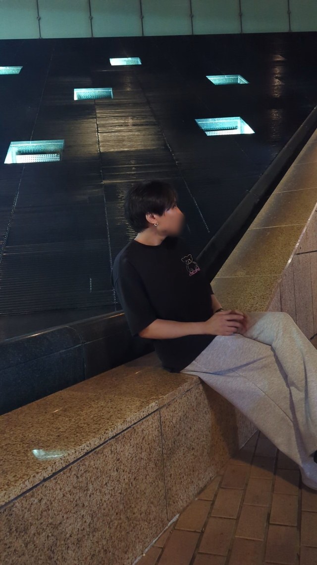 四角い灯りを数えてました👀