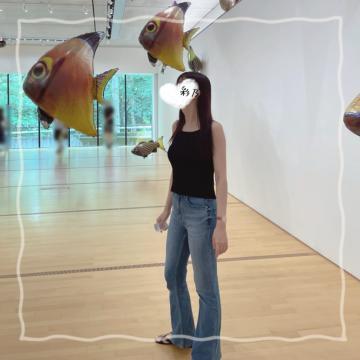 ?珍しいジーパン姿?