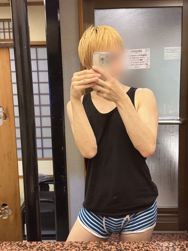 ╰( ^o^)╮-｡･*･:=͟͟͞͞🍣