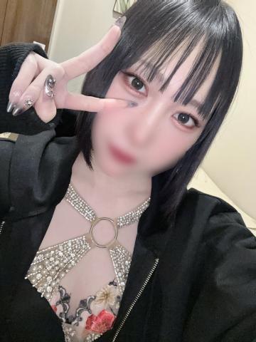 ⚠️🔞写真撮る時、どうしてもピースしてしまいます…🔞⚠️