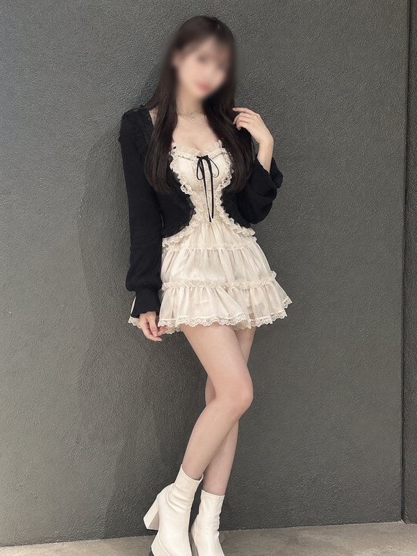 アイドルデビューすぐの美少女