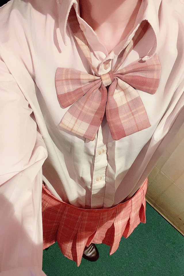 新宿歌舞伎町 オナクラ【レモンガールズ】ひとみ