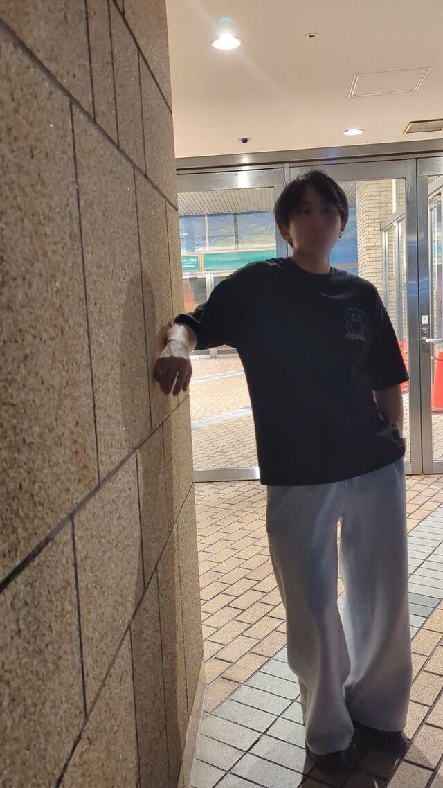軒下でしゃべってた🌙