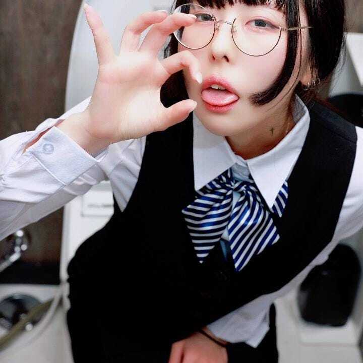 会社の地味女とトイレで