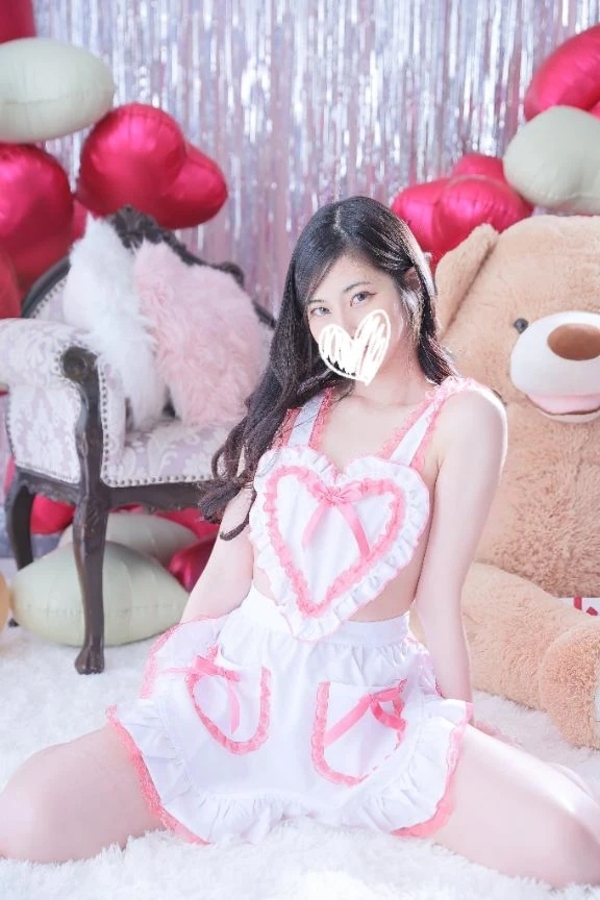 🐈‍⬛‎ 昼下がり、猫は甘く爪を隠す 🤍