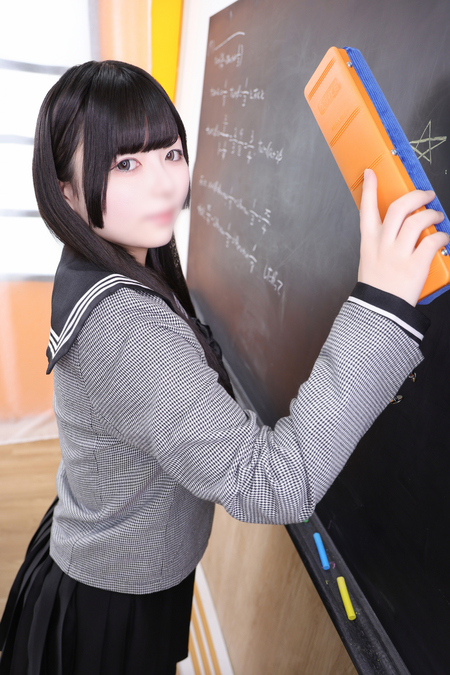 ピュア系色白美少女