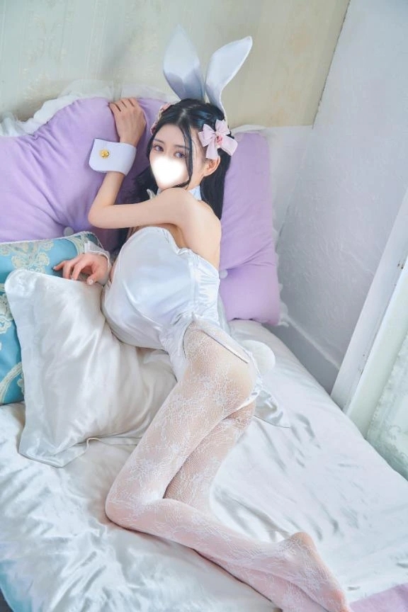 ‎🤍🐇メイクを始めると甘えてくる🐇‎🤍