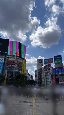 【異変を】