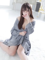 新人あゆな