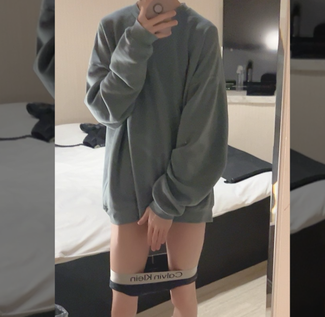 いつもの生活に2人きりの秘密の刺激を😳