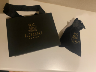 髪が長いので。