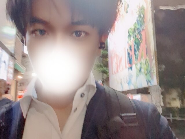 【写真】スーツノーネクタイ