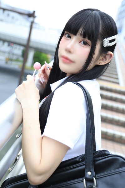 エデン あいなほんわか純粋無垢でピュアな美少女