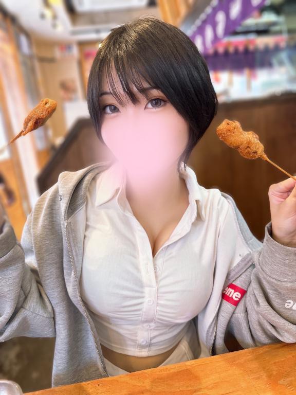 【人気急上昇中】加速する背徳エロス♡色気づく最年少18才Fカップ美少女『メロ』ちゃん　遅番で17時より出勤致します！
