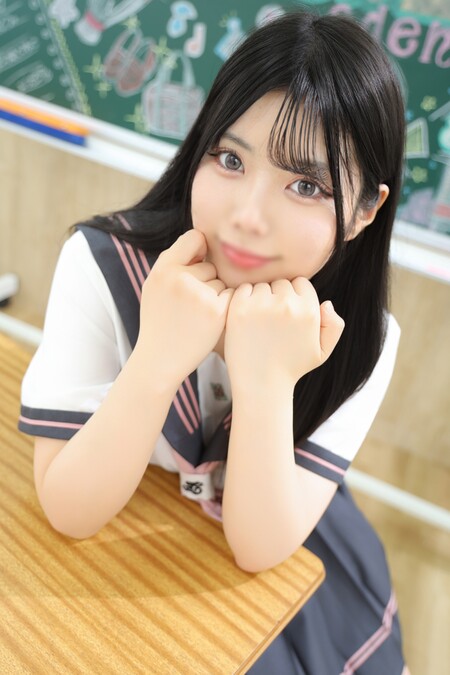 まるで甘えん坊な小動物♪Gカップ美少女