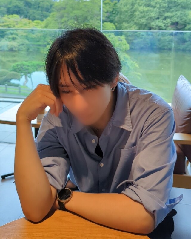 頬づえの跡😂