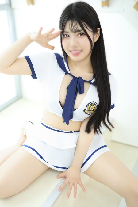 まるで甘えん坊な小動物♪Gカップ美少女