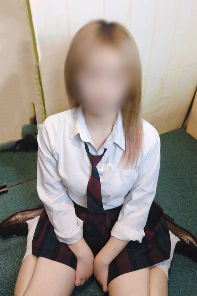 新宿歌舞伎町 オナクラ【レモンガールズ】りのん