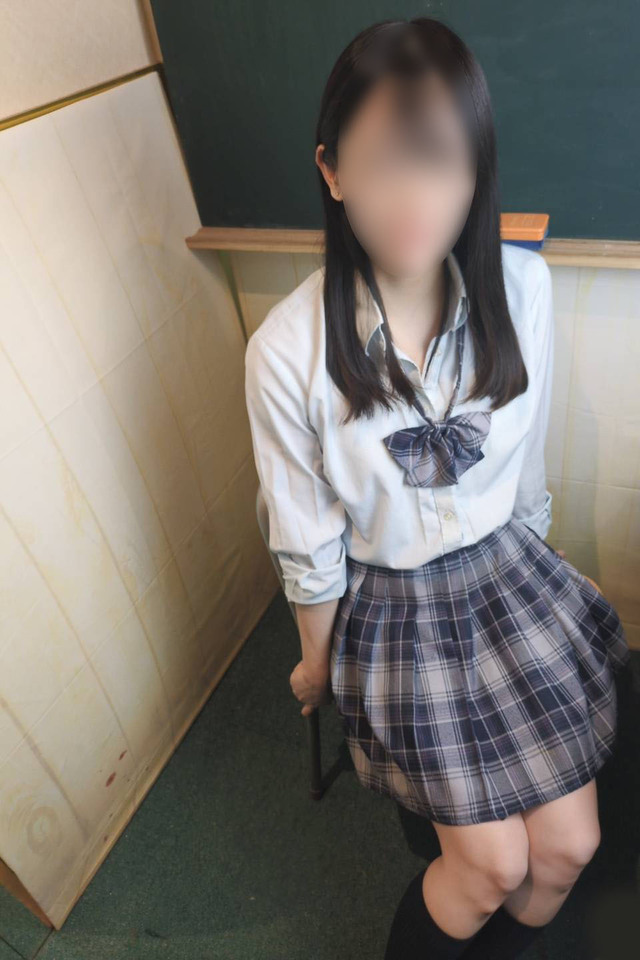 新宿歌舞伎町 オナクラ【レモンガールズ】ここな
