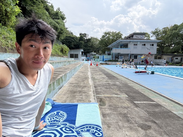 プール回游