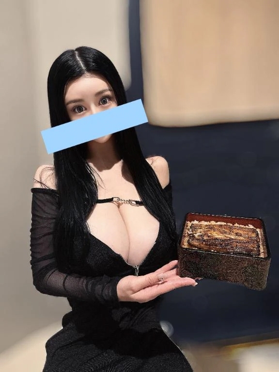 🤍🐇吉原で初めての出前、うな重をいただきました🐇🤍