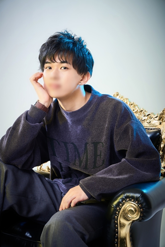 白か黒か、服はグレー