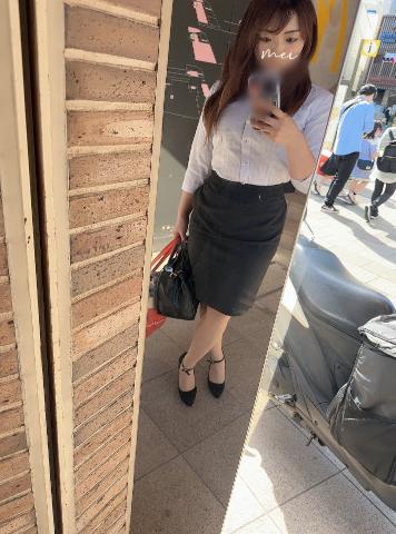 スーツで待ち合わせ///